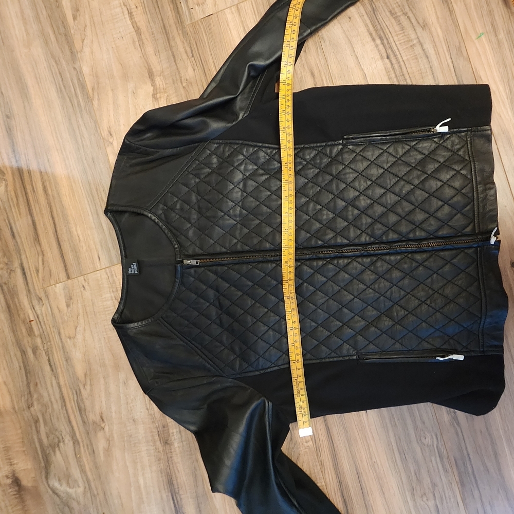 Leather jacket - Picture 10 of 11